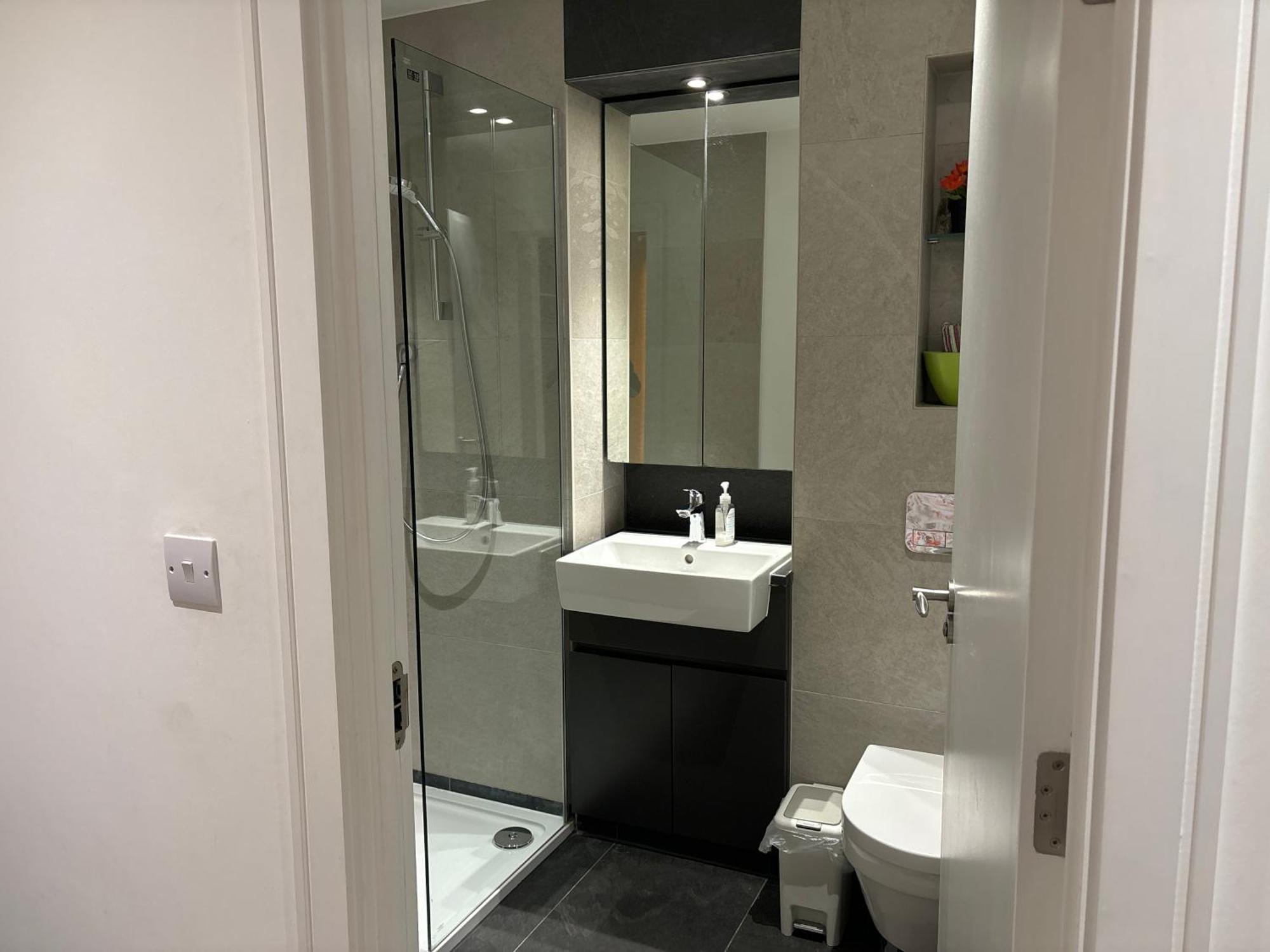Modern En-Suite Room And Self Catering In London Exterior photo
